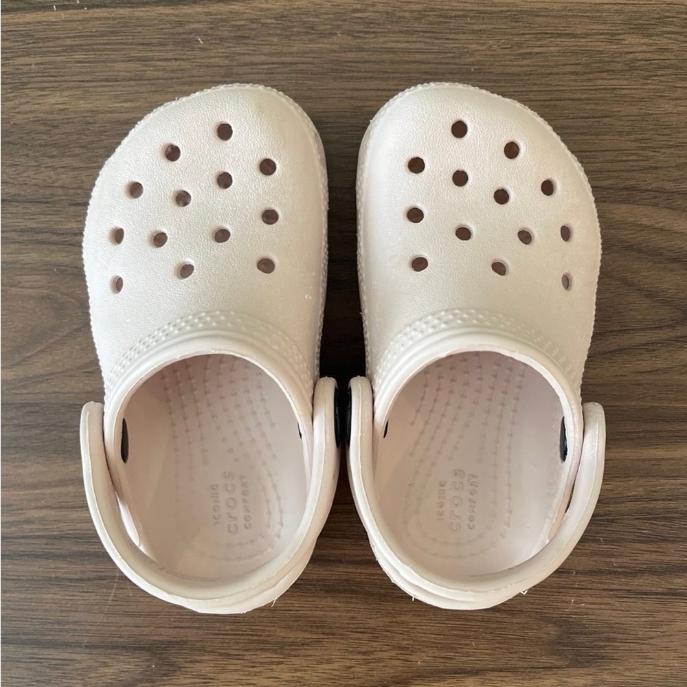 Toddler crocs
